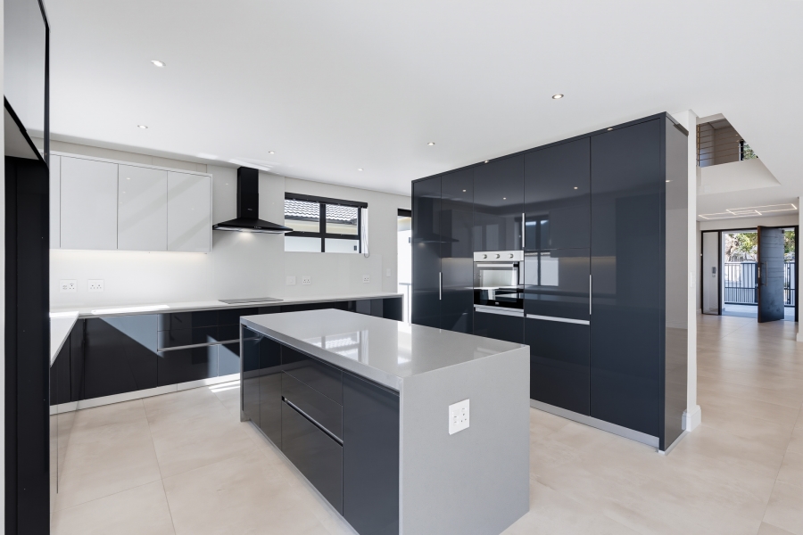To Let 4 Bedroom Property for Rent in Pinelands Western Cape